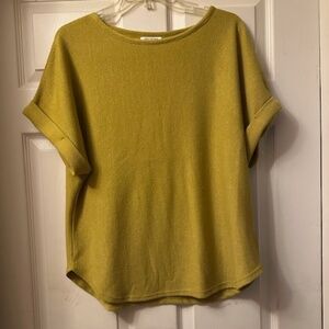 MAX STUDIO Short Sleeve Ribbed Top, Color: PALM, Size Medium, Super Condition!